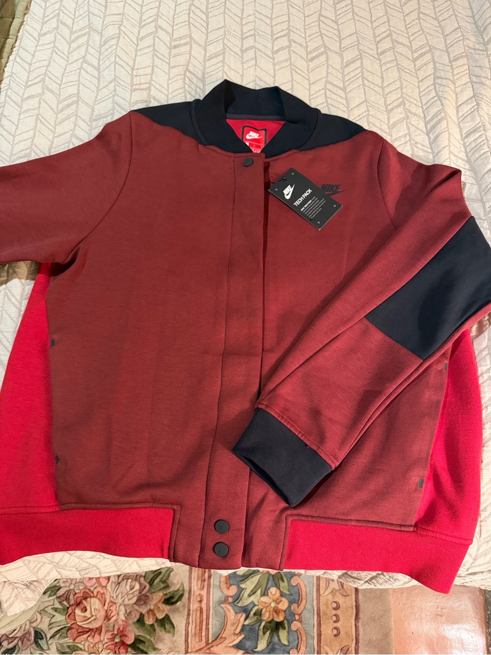 Nike Tech Pack Women’s Colorblock Bomber Jacket Burgundy Red Black L NWT